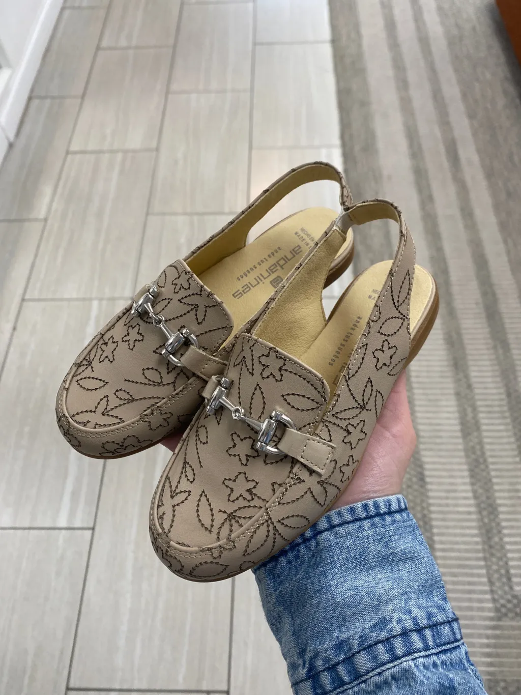 Andanines Mousse Floral Embroidered Mule Slingback Hot