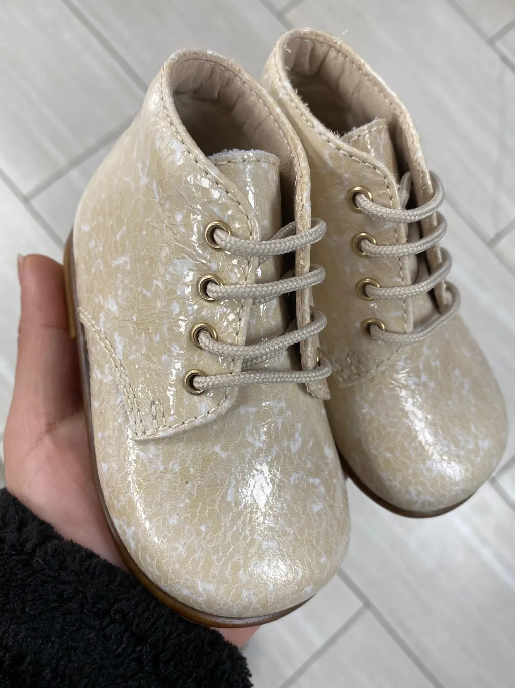 Beberlis Gold Crinkle Baby Shoe Best