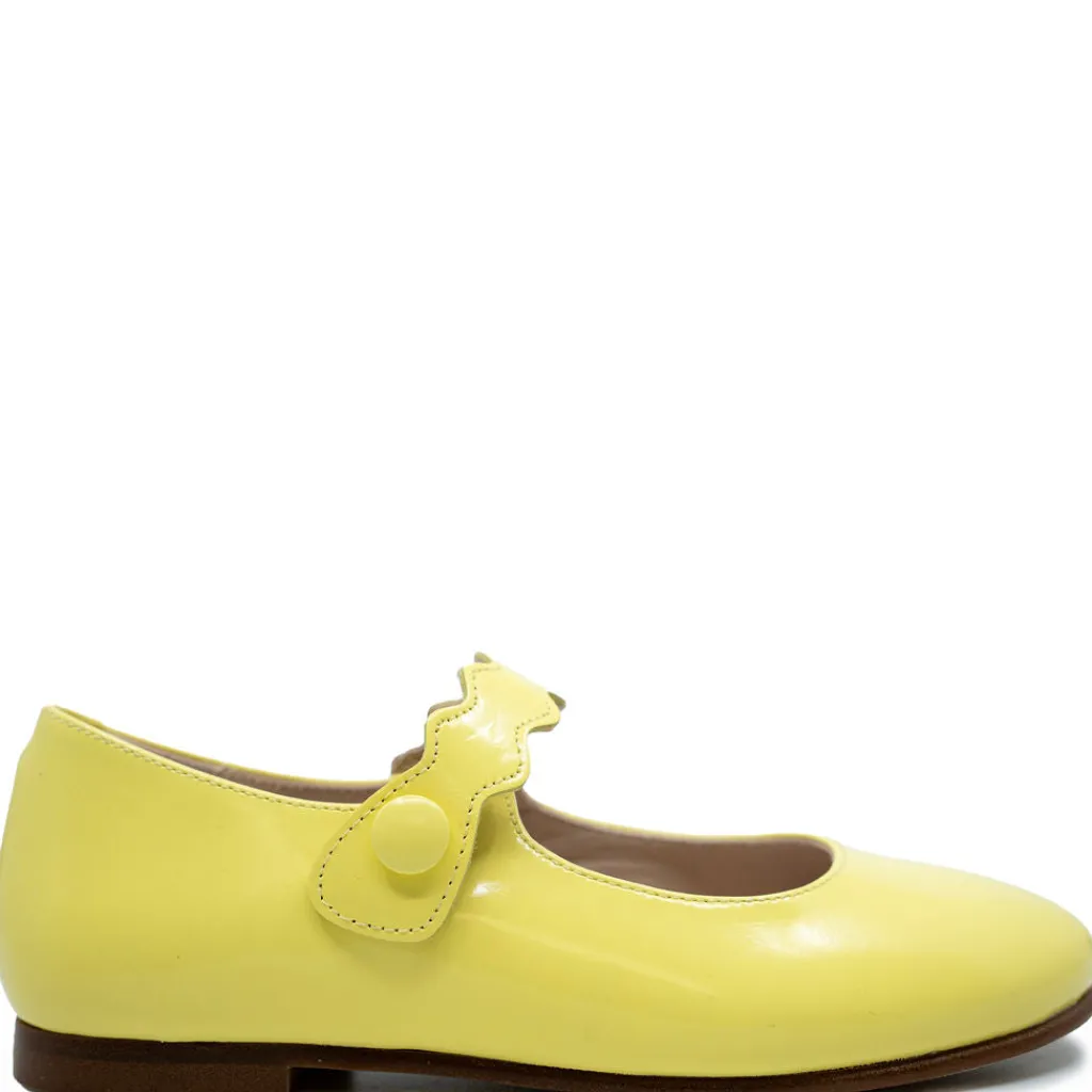 Beberlis Sunshine Scalloped Mary Jane Fashion