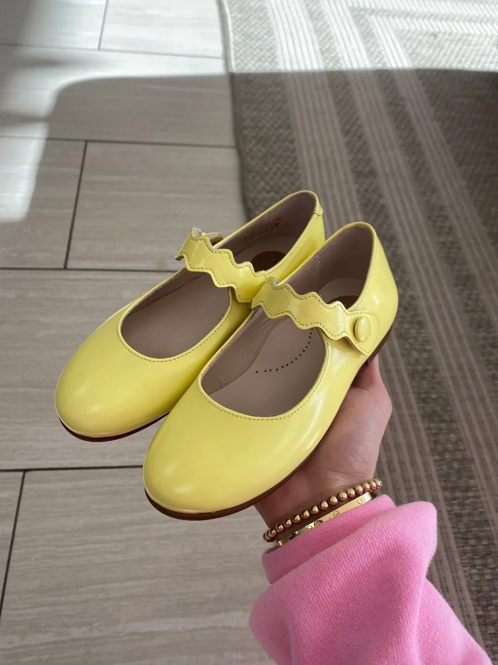 Beberlis Sunshine Scalloped Mary Jane Fashion