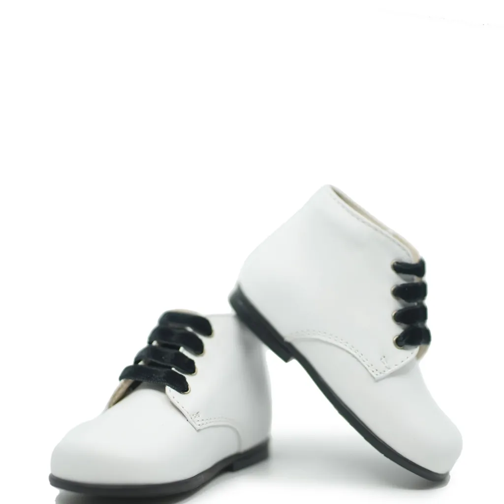Beberlis White Leather Baby Bootie Clearance