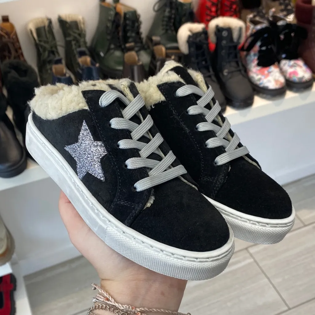 BluBlonc Black Star Mule Sneaker Fashion