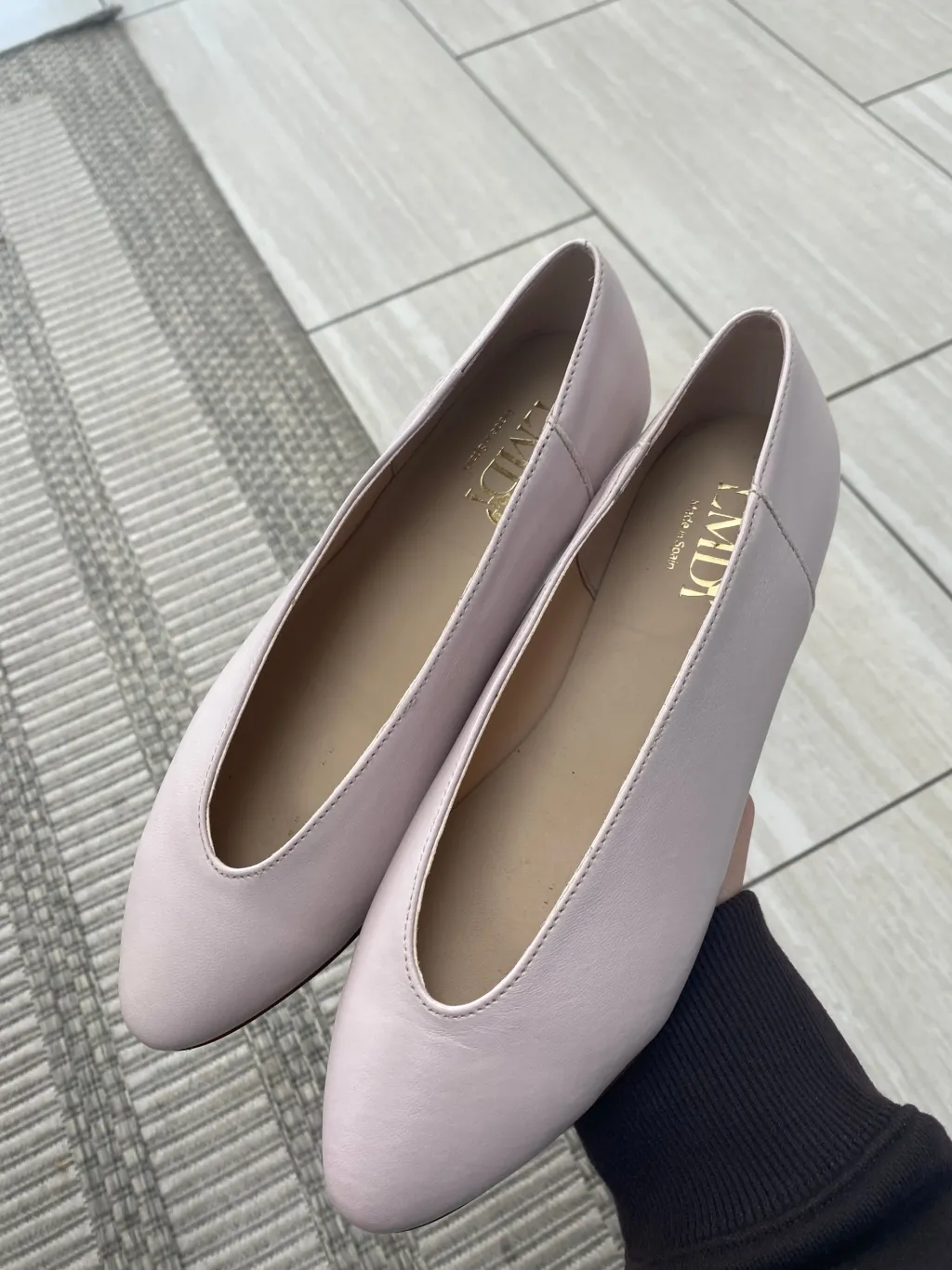 LMDI Collection LMDI Clay Leather V Flat New