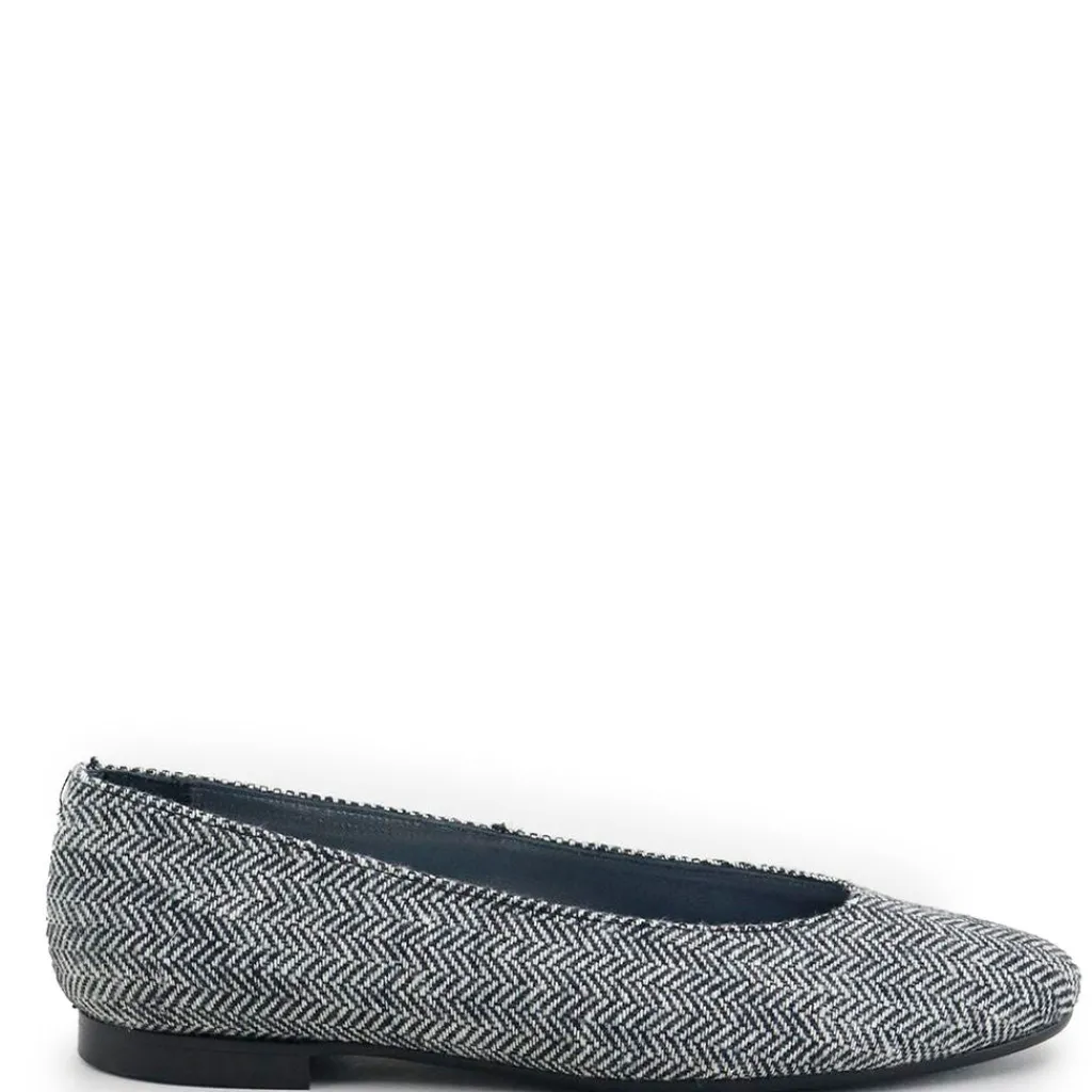 Papanatas Black and White Herringbone V Flat Discount
