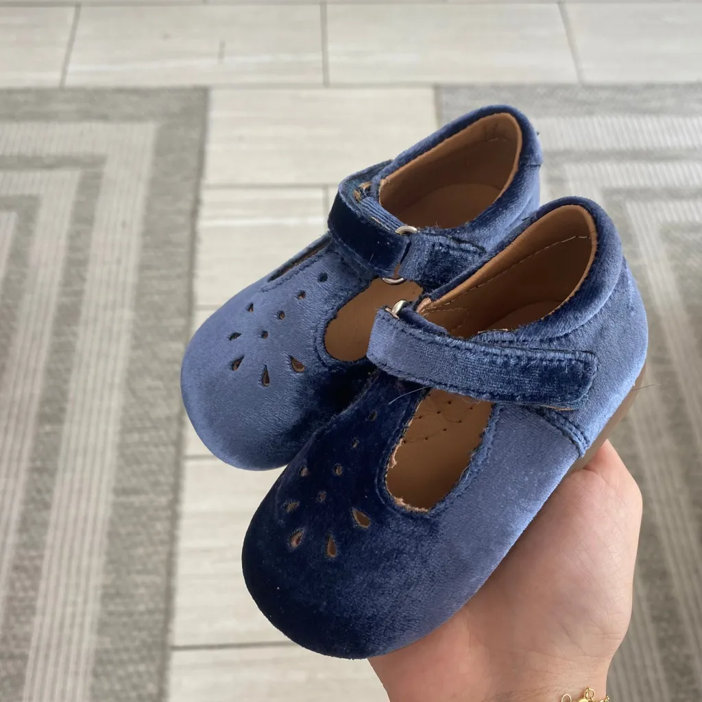 Papanatas Indigo Velvet Perforated Baby Shoe Fashion