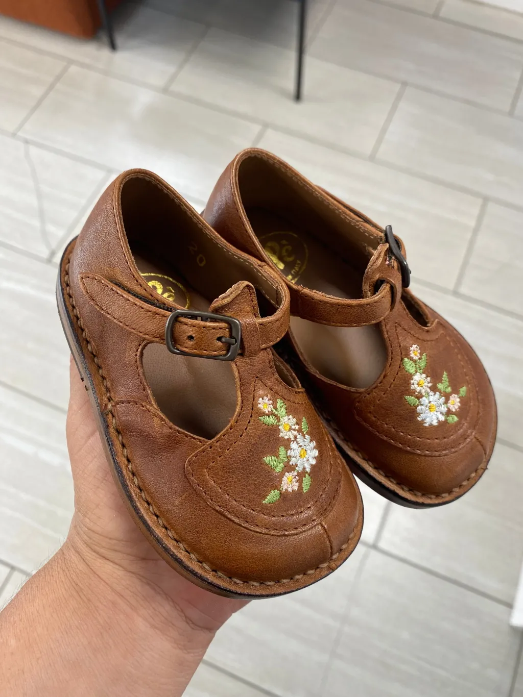 PèPè Pepe Cuoio Floral T Strap New