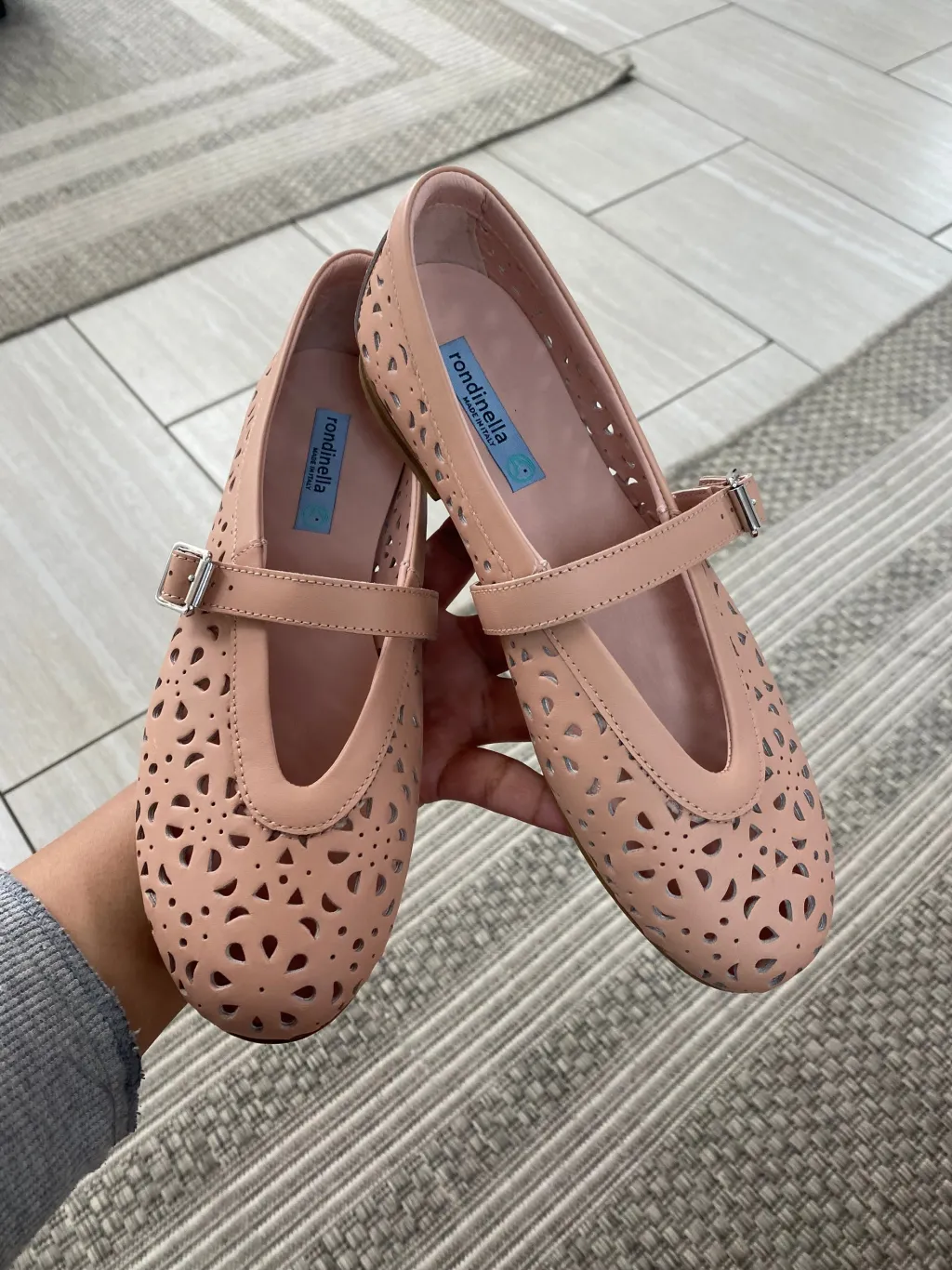Rondinella Perforated Stap Flat New